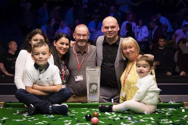 依旧强调控 依旧强调控